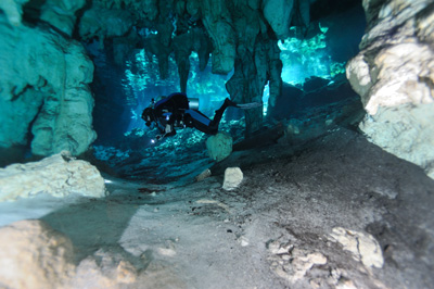 Corso Speleosub cavern diver
